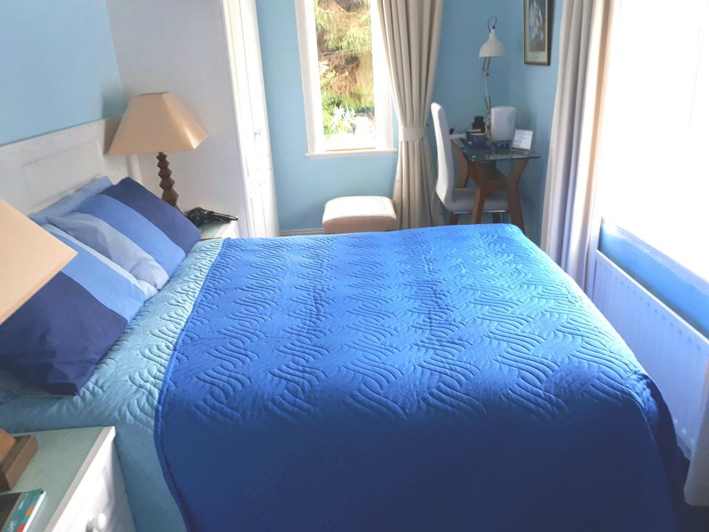The Dell Dublin Bed and Breakfast Dun Laoghaire Esterno foto